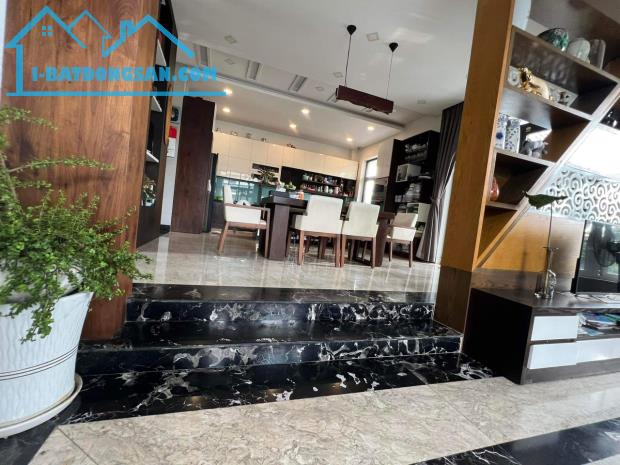 Bán Siêu Biệt Thự Thạnh Xuân . qQuận 12 
600m2 , 3 lầu chỉ 39 tỷ . - 1