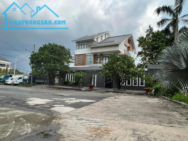 Bán Siêu Biệt Thự Thạnh Xuân . qQuận 12 
600m2 , 3 lầu chỉ 39 tỷ . - 3