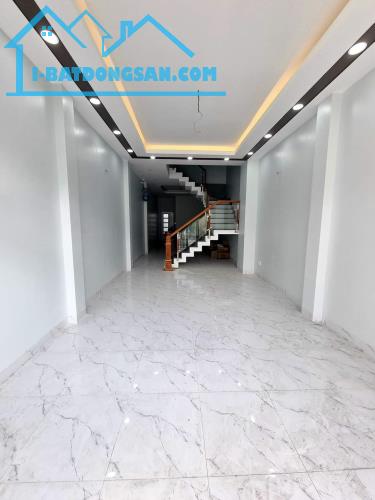 Mặt tiền đường 40m Trần Thị Ngôi, P.4, Q.8, DT: 80m2, bốn tầng, giá 14 tỷ. - 3
