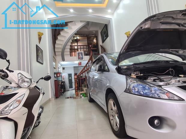 Ngộp bank, bán gấp nhà HXH Thành Thái, Quận 10, 70m2, 3 tầng, chỉ 11 tỷ 300 - 1