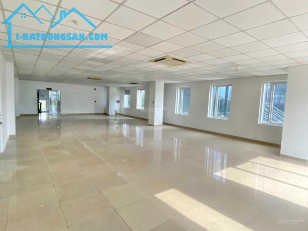 Cho thuê mặt bằng văn phòng làm việc, showroom ở đường Láng, giá tốt - 1