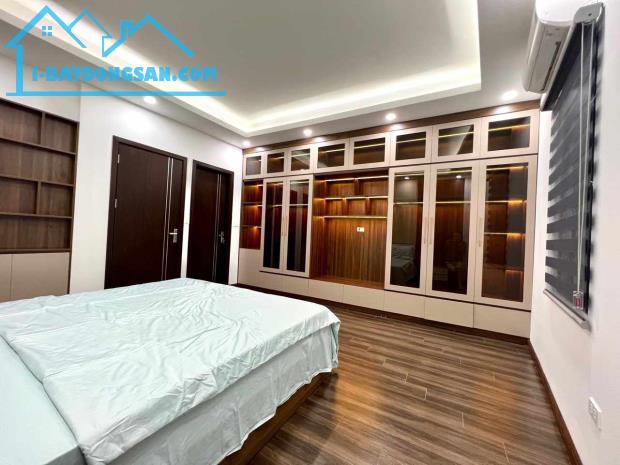 BÁN GẤP NHÀ SIÊU ĐẸP PHỐ NGUYỄN VĂN CỪ. 70M x 6T THANG MÁY - FULL NỘI THẤT, GARA 2 ÔTÔ. - 1