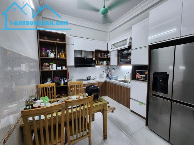 Bán nhà PL Quân đội oto. Phố Hoàng Văn Thái, Quận Thanh Xuân. DT: 50m. Giá: 7.5 ty - 3