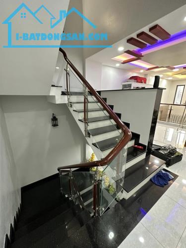 Kẹt bank, bán nhanh nhà mới vào ở ngay, gần Quận 1, xe hơi tới nhà, chỉ 8 tỷ - 3