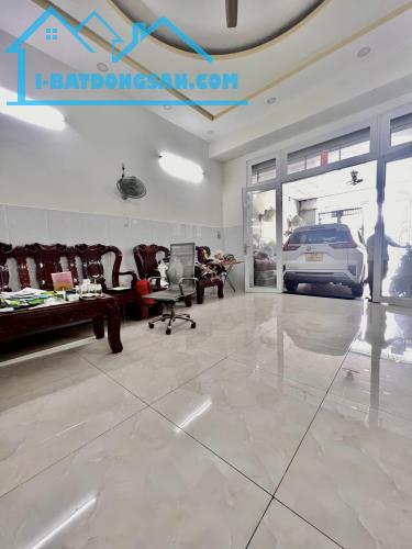 Nhà Mặt tiền thông Nguyễn Ảnh Thủ sang Phan Văn Hơn 100m2, 3 tầng giá còn 7.99 tỷ. - 2