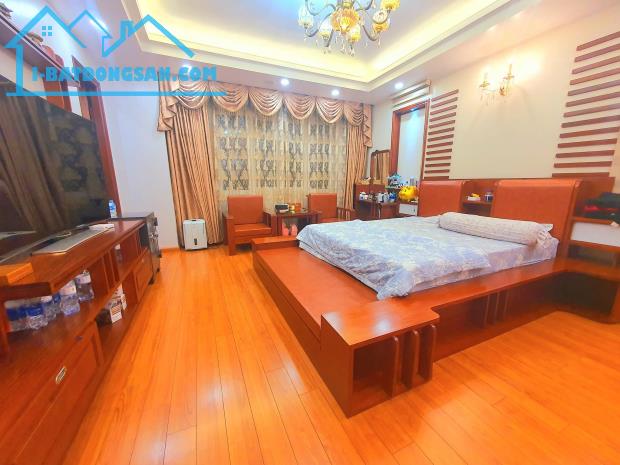 Trần Kim Xuyến 220m2 – Mặt tiền 10m – 6 Tầng thang máy – Ô tô – Vỉa hè – 79 tỷ . - 2