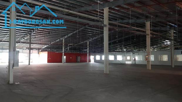 Cho thuê kho xưởng DT 2200m2 2 tầng Lệ Chi, Gia Lâm, Hà Nội