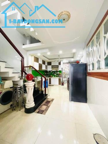 Về Quê Sinh Sống Bán Gấp Nhà Đường Kinh Dương Vương, P.12, Quận 6. Giá bán 2tỷ750 - 3