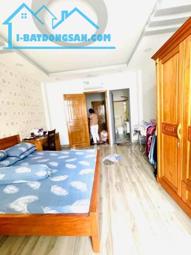 Về Quê Sinh Sống Bán Gấp Nhà Đường Kinh Dương Vương, P.12, Quận 6. Giá bán 2tỷ750 - 4