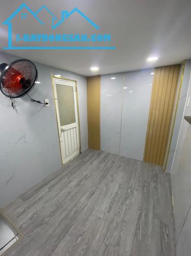 Nhỉnh 1 tỷ có nhà Phường 10, quận Tân Bình, 3 tầng, 2PN lớn. Nhà đẹp ở ngay - 4