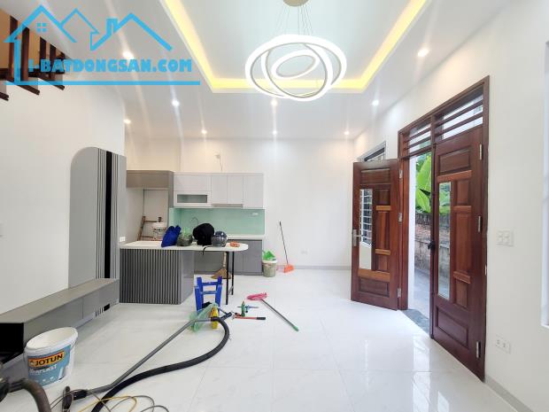 Bán nhà Đại Mỗ, Nam Từ Liêm 35M x 5 Tầng, nội thất mới, ngõ ôtô đỗ giá 4.4 tỷ
