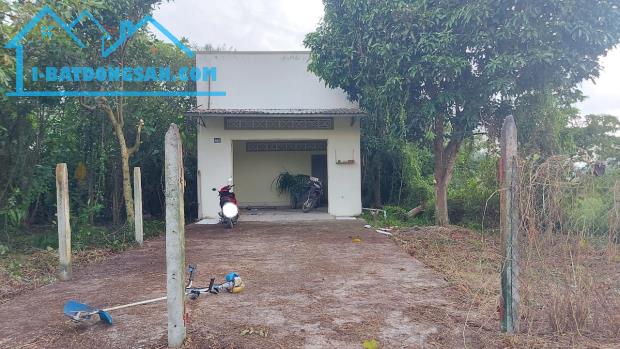 Bán đất giá mềm 10x58m( 586m2) giá  2 tỷ 600 triệu , xã Hòa Khánh Đông, Đức Hòa, Long An. - 1