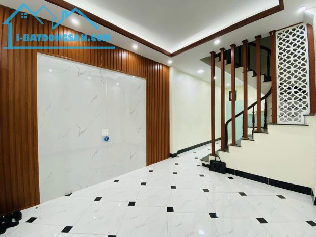 Giá Tốt. Bán Nhà Ngô Gia Tự, Long Biên 38m2, 5T chỉ 6,65 tỷ (Cam kết chuẩn)