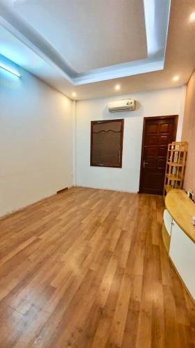 CC cần bán gấp nhà MP Kim Mã, phố kinh doanh sầm uất nhất quận Ba Đình  DT 80 m2 4 tầng, - 1