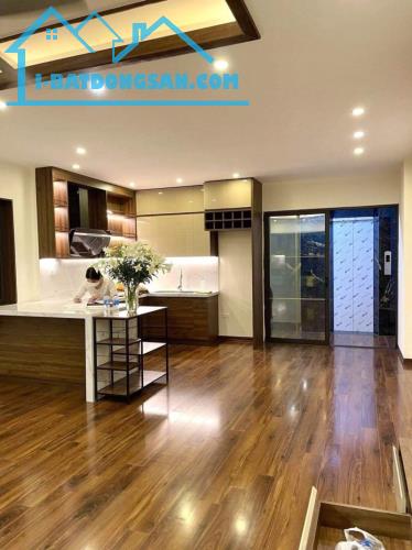 Bán nhà Nguyễn Văn Cừ,Long Biên 55m2,Mt5m,thang máy,oto đua hơn 12 tỷ - 2