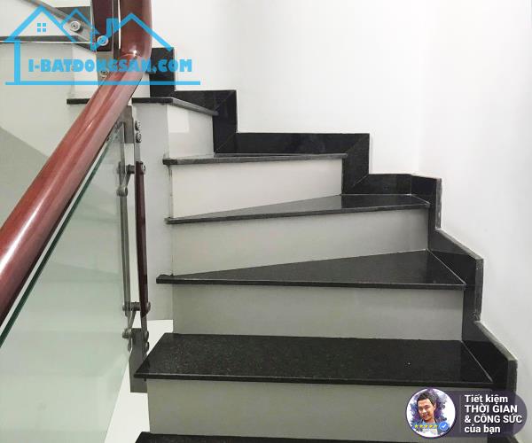 NHÀ HẺM XE HƠI Q4. NGUYỄN TẤT THÀNH. 25M2. 5 TẦNG. 4 PHÒNG NGỦ. BÊ TÔNG CỐT THÉP - 5