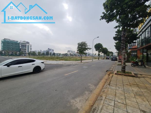 Đất vàng kinh doanh, 3ha Vườn Đào Đông Anh, lô góc 3 mặt đường, vỉa hè, giá đầu tư 1xx/m2 - 1