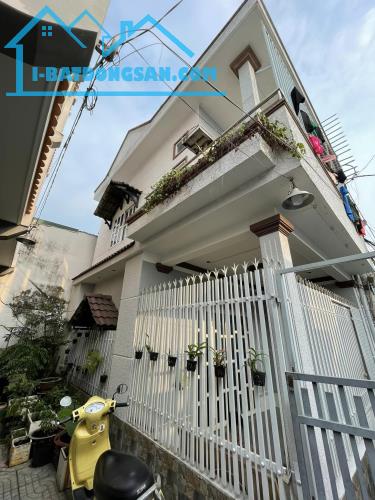 Mặt tiền lô góc Q8 view sông 240m2 ngang gần 6m nở hậu có hẻm sau có dòng tiền 17.5 tỷ TL