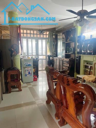 HÀNG NGON CUỐI NĂM - QUẬN 10 - SÁT MẶT TIỀN - XE HƠI VÔ NHÀ GẦN 60M NHỈNH 9 TỶ - 1