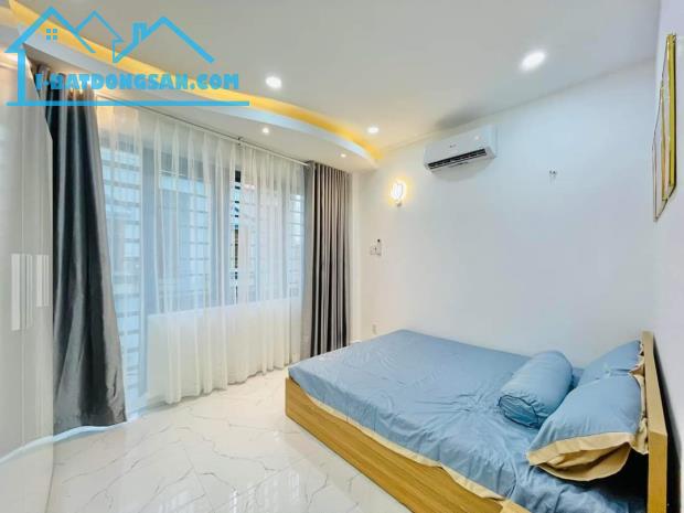 BÁN GẤP NHÀ HẺM 5m 60m²-2tỷ690 Đ. Trần Hưng Đạo, P.1, Quận 5 Đang có HĐ thuê 15tr/th - 4