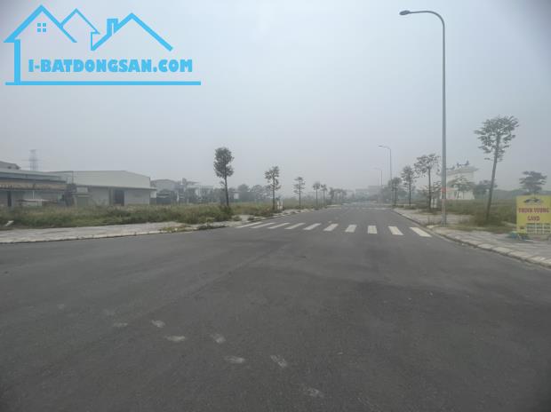 ###  CẦN BÁN GẤP  1 siêu phẩm cực rẻ cực đẹp tại trục chính  ĐẠI LỘ 
Bảo long Hương Mạc