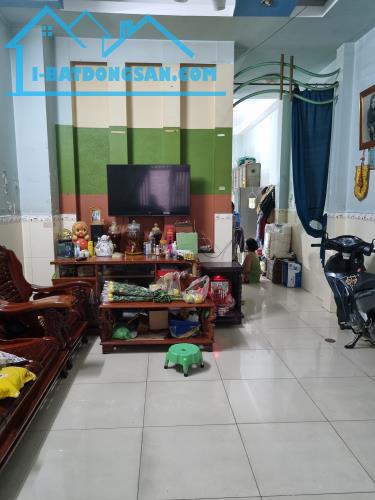 Nhà vào ở ngay Cách Mạng Tháng 8, Quận 10, gần trường, gần công viên - 3