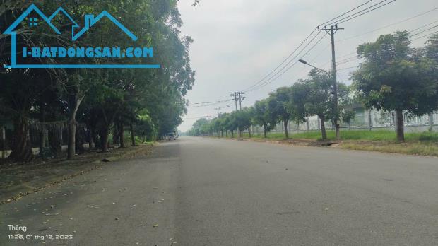 652. BÁN ĐẤT XÂY XƯỞNG TRONG KHU CÔNG NGHIỆP ĐỨC HOÀ LONG AN 20.000M2