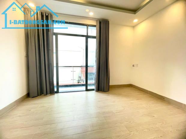 💵 Giá 5.5 tỷ  ⭕️ HẺM XE HƠI BÌNH THẠNH, THỊ NGHÈ - GIÁP TRUNG TÂM QUẬN 1 - NHÀ 5 TẤM ĐÚC - 5