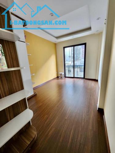 Nhà đẹp dân xây 31m2x5T Phố Cầu Am - Vạn Phúc - Ô tô đỗ 10m - ngõ thoáng - cạnh chợ - 3
