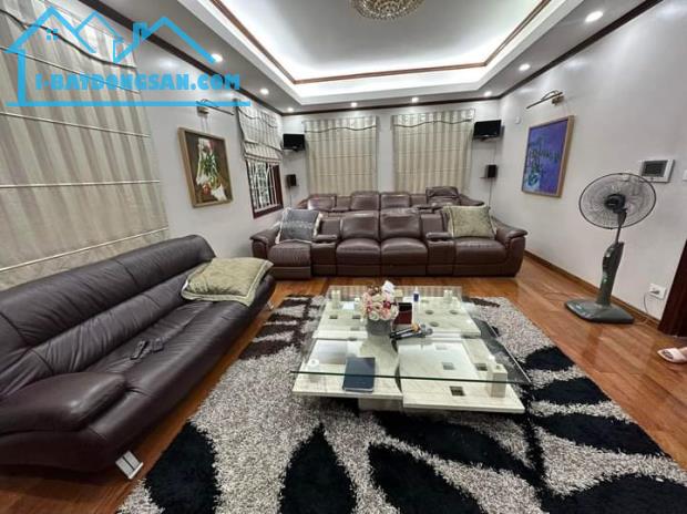 CẦN BÁN GẤP BIỆT THỰ SIÊU VIP PHỐ NGUYỄN KHÁNH TOÀN,  DT 176M2 x 5T,  MT 10. - 3