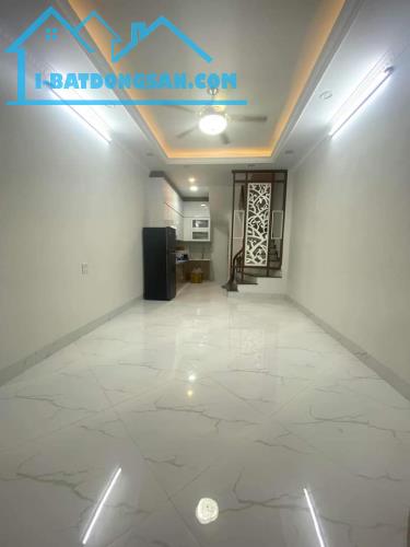 HÀNG HIẾM! Bán Nhà  Nguyễn Văn Cừ, Long Biên 5T, 35m2 chỉ 5 tỷ - 2