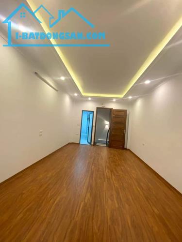 HÀNG HIẾM! Bán Nhà  Nguyễn Văn Cừ, Long Biên 5T, 35m2 chỉ 5 tỷ