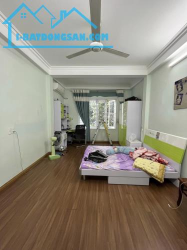 Bán Nhà Yên Hòa, Cầu Giấy, dt 45m x5t, mt 4,5m, giá 4,95 tỷ.