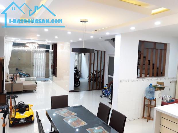 Bán nhà hxh đường Cao Thắng Quận 10. Gần Hà Đô Centrosa, 6.5x16M  nhà 3 lầu ST giá 17.8 tỷ