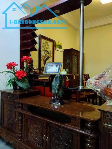 Siêu phẩm -  phân lô – ô tô – vỉa hè phường Nghĩa Đô ,Cầu Giấy 6 tầng MT5m giá chỉ 15 tỷ .