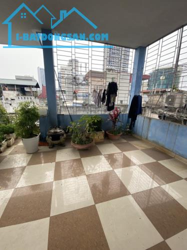 Bán nhà Trần Thái Tông 60m2 mặt tiền 6,5m 5 tầng chỉ 7,2 tỷ . - 2