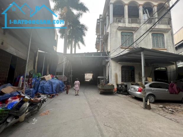 Cho thuê kho xưởng DT 2500m2 Biên Giang, Hà Đông, Hà Nội