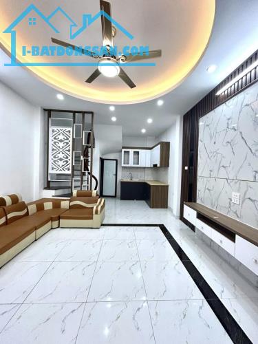 Căn Hiếm.Nhà Nguyễn Văn Cừ, Phường Ngọc Lâm, Long Biên 33m2, 5T chỉ 8,3 tỷ (mặt ngõ thông)