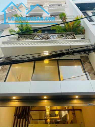 BÁN NHÀ PHỐ NGUYỄN VĂN CỪ 65M, 6 TẦNG THANG MÁY, FULL NỘI THẤT,PHÂN LÔ GARA ÔTÔ. NHÔ 11 TỶ - 3