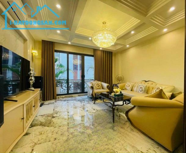 BÁN NHÀ PHỐ NGUYỄN VĂN CỪ 65M, 6 TẦNG THANG MÁY, FULL NỘI THẤT,PHÂN LÔ GARA ÔTÔ. NHÔ 11 TỶ - 2
