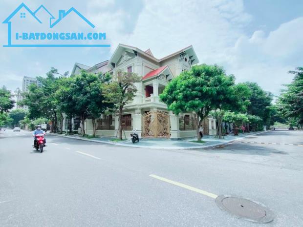 Bán gấp Biệt thự Mặt phố Lưu Khánh Đàm, An sinh cực đỉnh, Ở hay Kinh Doanh đều sướng.