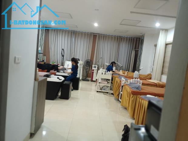 Bán nhà mặt phố Ngô Gia Tự 150m2, nhà 5 tầng, mặt tiền 5m, cho thuê kinh doanh