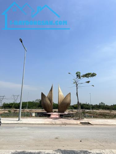 Thanh lý 2 nền D3 đường 20m, Gần Trung tâm thương mại giá 2 tỷ - 2