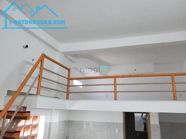 Phòng trọ 30m2 có gác có máy lạnh Lê Trọng Tấn Tân Phú