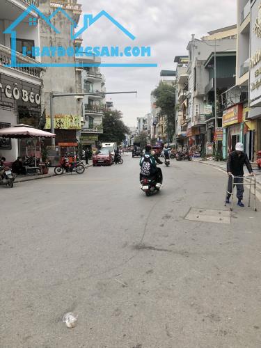 Chủ vỡ nợ, bán gấp nhà mặt phố ẩm thực gà để trứng vàng, lô góc 3 mặt thoáng - 1