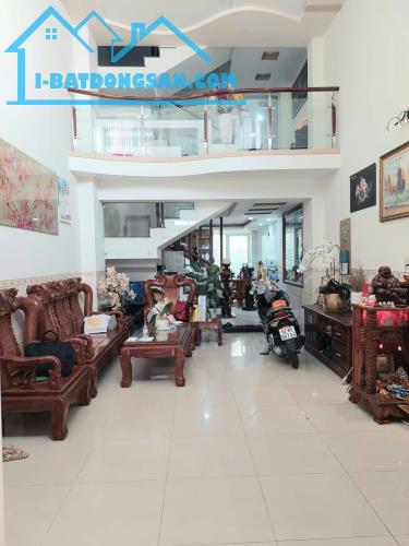 BÁN NHÀ P15 TÂN BÌNH-GẦN 100M- 5 TẦNG BỀ THẾ- 4.2X22M- Ô TÔ THÔNG- 8.X TỶ - 3