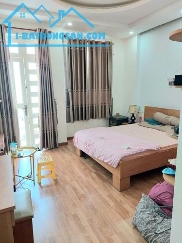 BÁN NHÀ P15 TÂN BÌNH-GẦN 100M- 5 TẦNG BỀ THẾ- 4.2X22M- Ô TÔ THÔNG- 8.X TỶ - 1