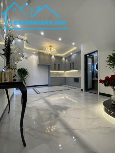 BÁN GẤP NHÀ ĐẸP PHỐ NGUYỄN VĂN CỪ -  LÔ GÓC, 4T, 70M2, MT 5M – GARA Ô T. GIÁ 11 TỶ - 3