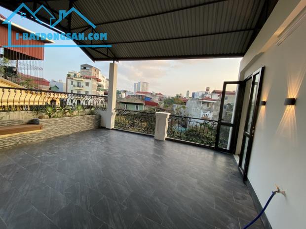 BÁN GẤP NHÀ ĐẸP PHỐ NGUYỄN VĂN CỪ -  LÔ GÓC, 4T, 70M2, MT 5M – GARA Ô T. GIÁ 11 TỶ
