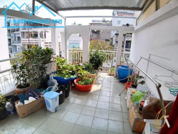Chính Chủ Gấp Bán Nhà Mặt Tiền Đường Nguyễn Đình Chiểu, Quận 3, 46m2, 3 Tầng, Ngang 3,4m - 4